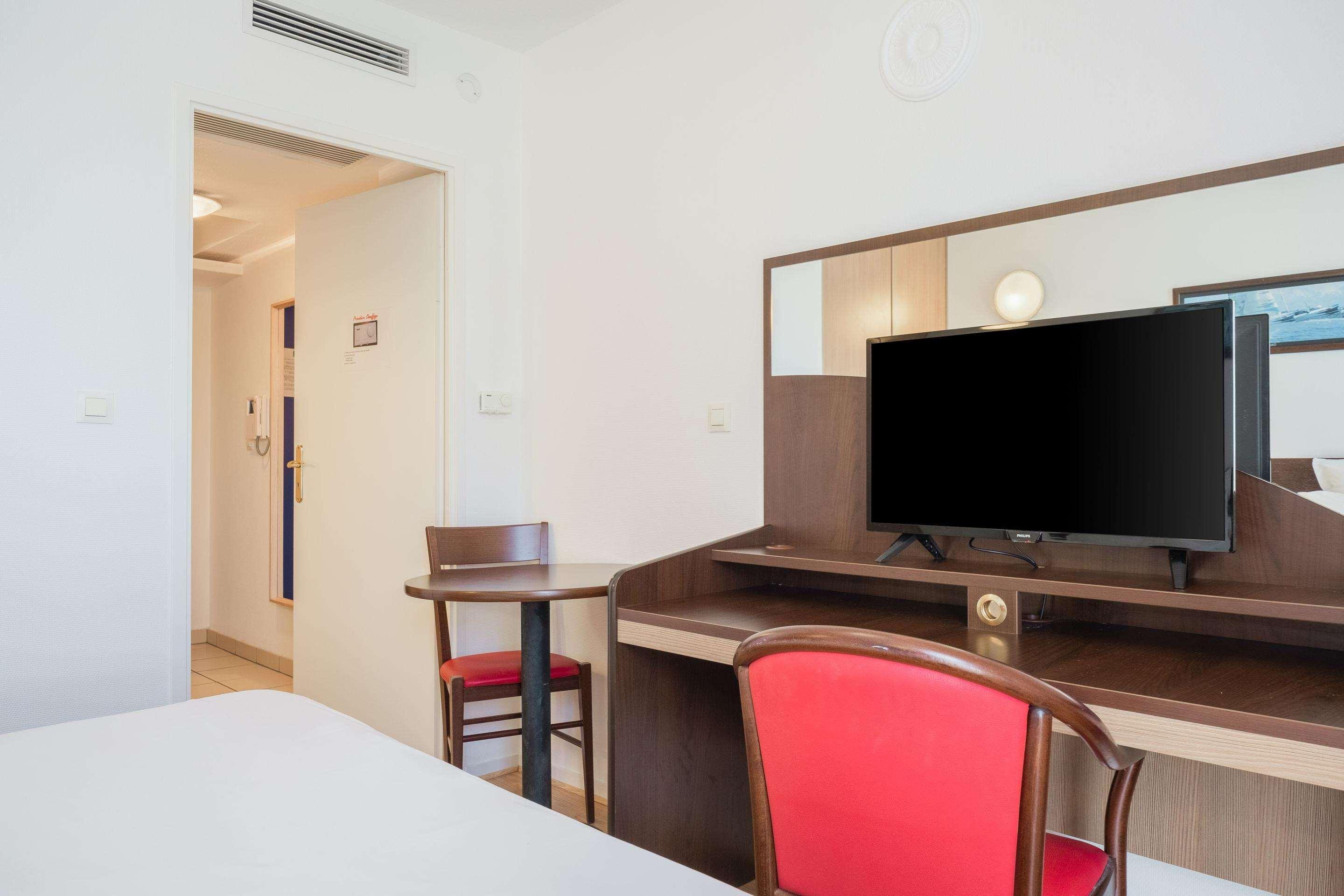Comfort Suites Pau Идрон Экстерьер фото