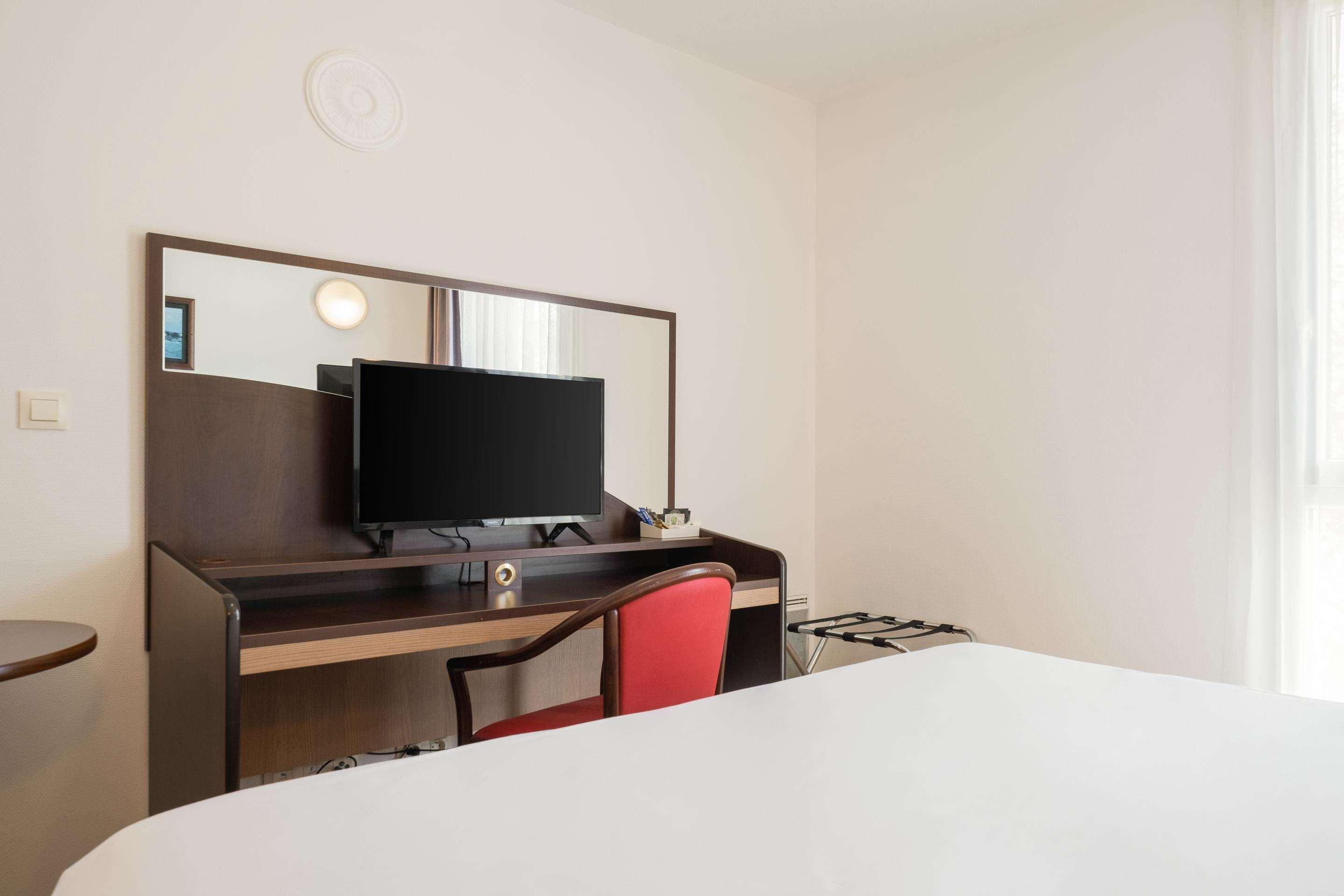 Comfort Suites Pau Идрон Экстерьер фото