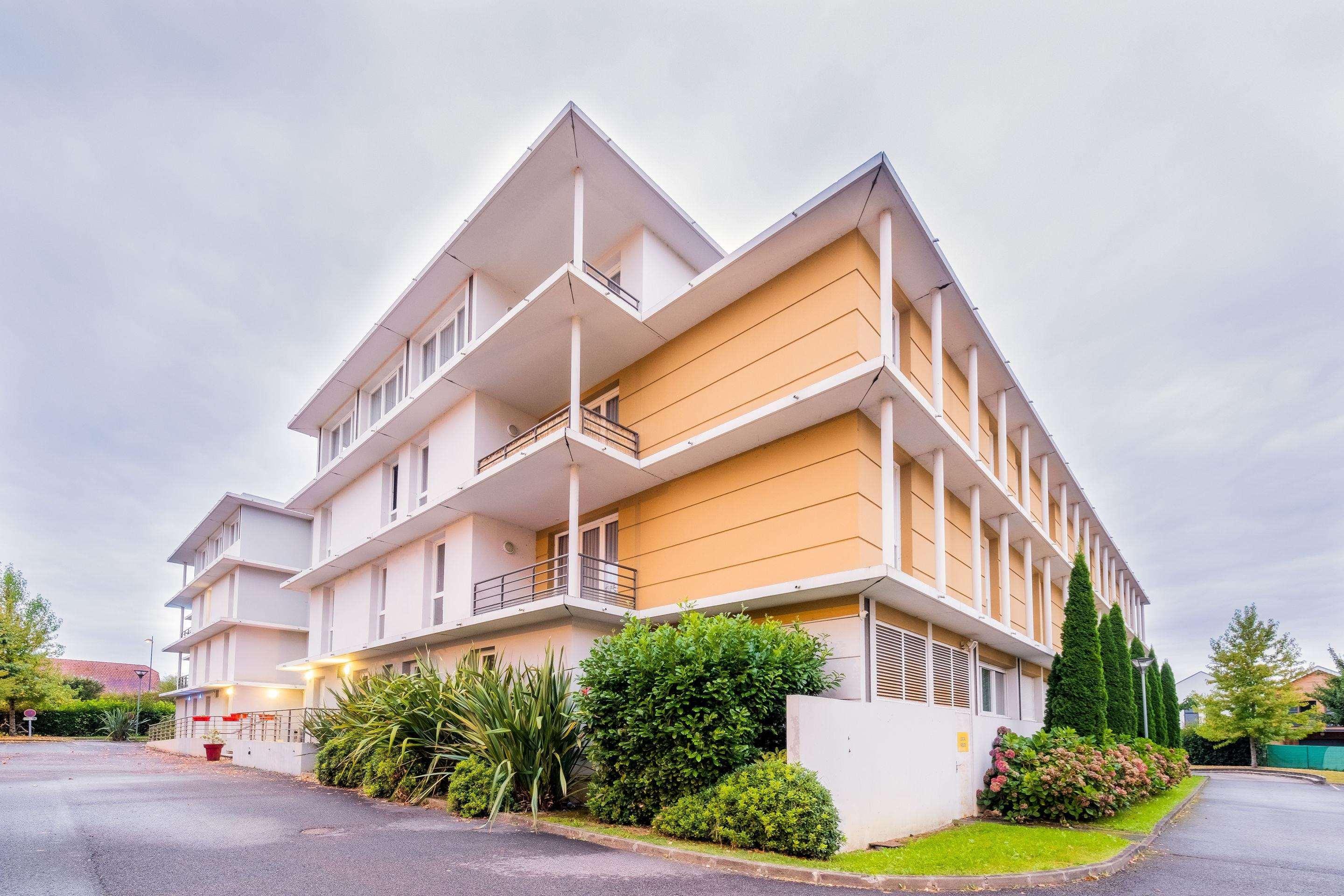 Comfort Suites Pau Идрон Экстерьер фото